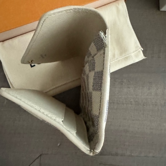 Louis Vuitton Josephine Wallet - Picture 6 of 9